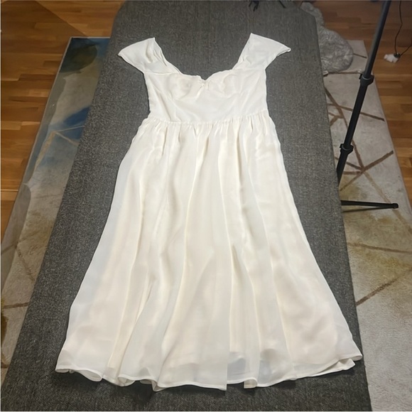 🕊️ REFORMATION Violet Dress. Off the Shoulder. Size US 12. Ivory. Good Condition - Picture 6 of 16
